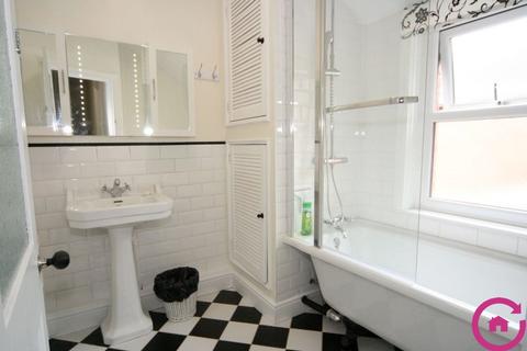 undefined, Central Road, Gloucester GL1