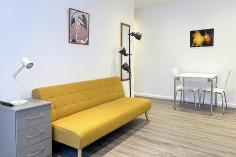 1 bedroom flat to rent, Chichele Road