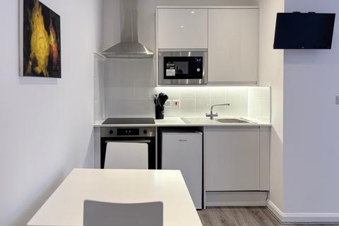 1 bedroom flat to rent, Chichele Road