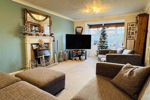 4 bedroom detached house for sale, Fletchers Lane, Grange Farm IP5