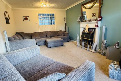 4 bedroom detached house for sale, Fletchers Lane, Grange Farm IP5