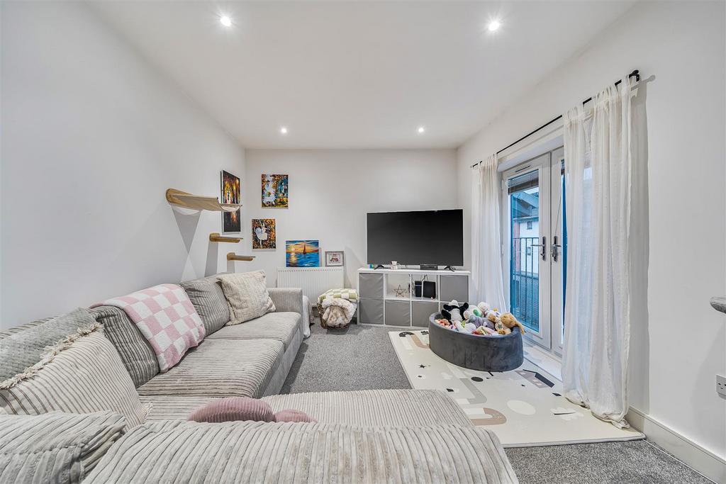 Lounge/Dining Area