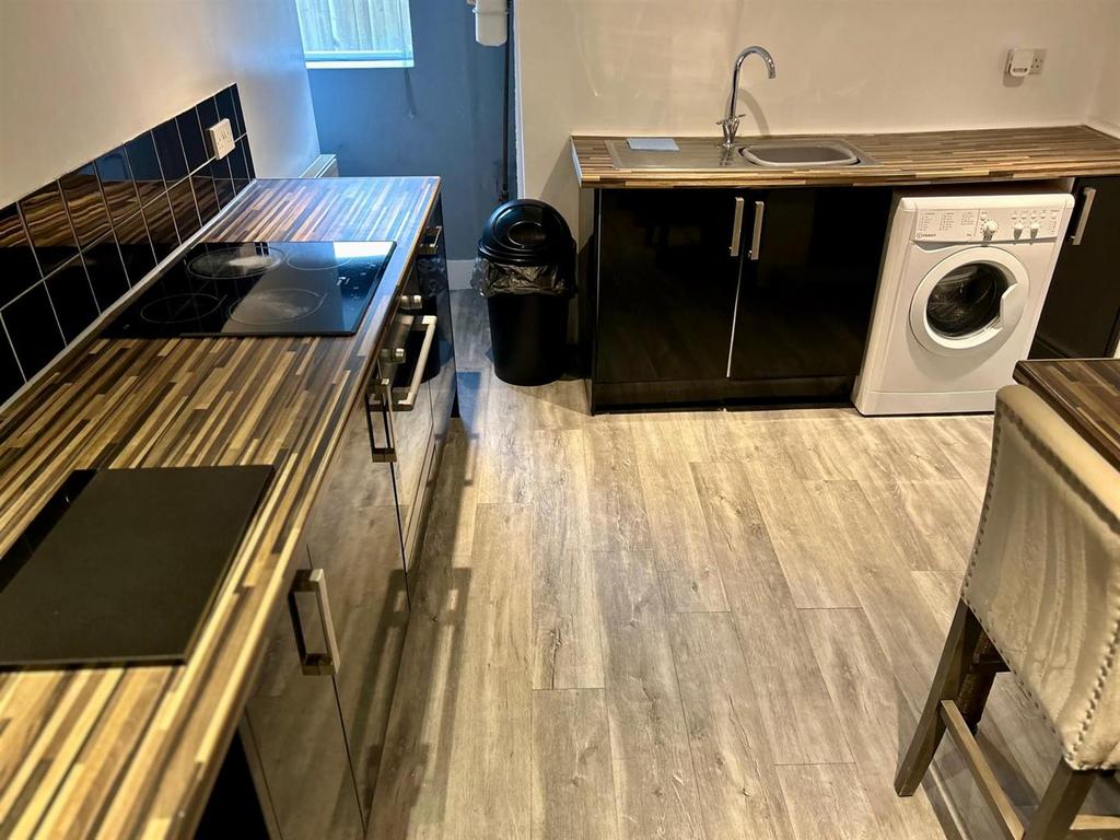 Fitted Breakfast Kitchen: