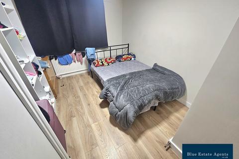 undefined, Northfield Road, Hounslow, TW5