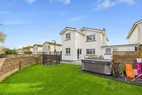 4 bedroom semi-detached house for sale, St Peter