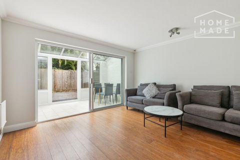 4 bedroom flat to rent, Salisbury Place & Sycamore House, SW9