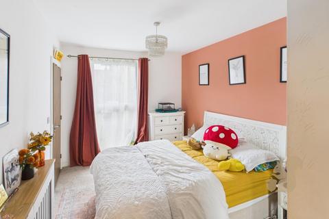 2 bedroom flat for sale, Regina Road, Chelmsford CM1