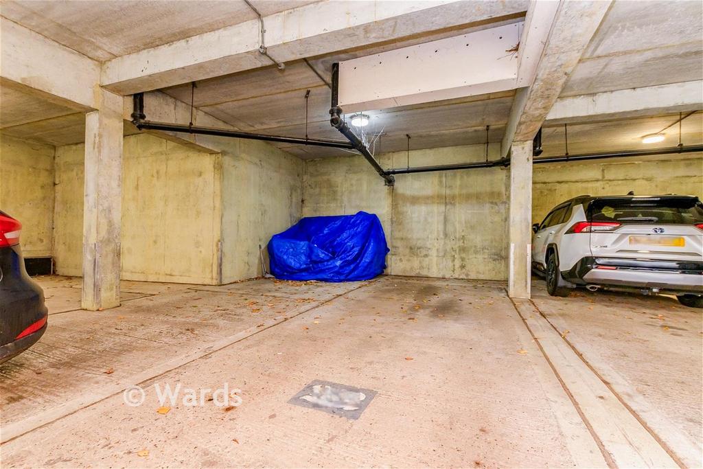 Driveway/Parking