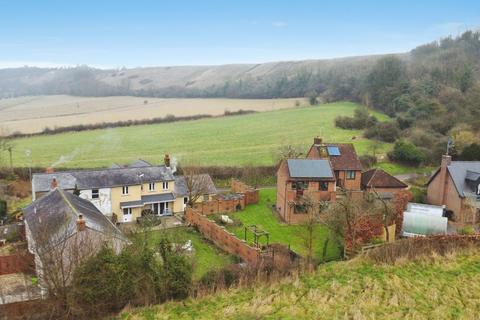 Horns Lane, Broad Town, SN4