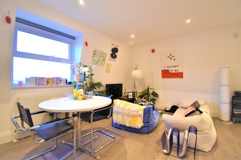 undefined, Ballards Lane, London, N12, London, N12