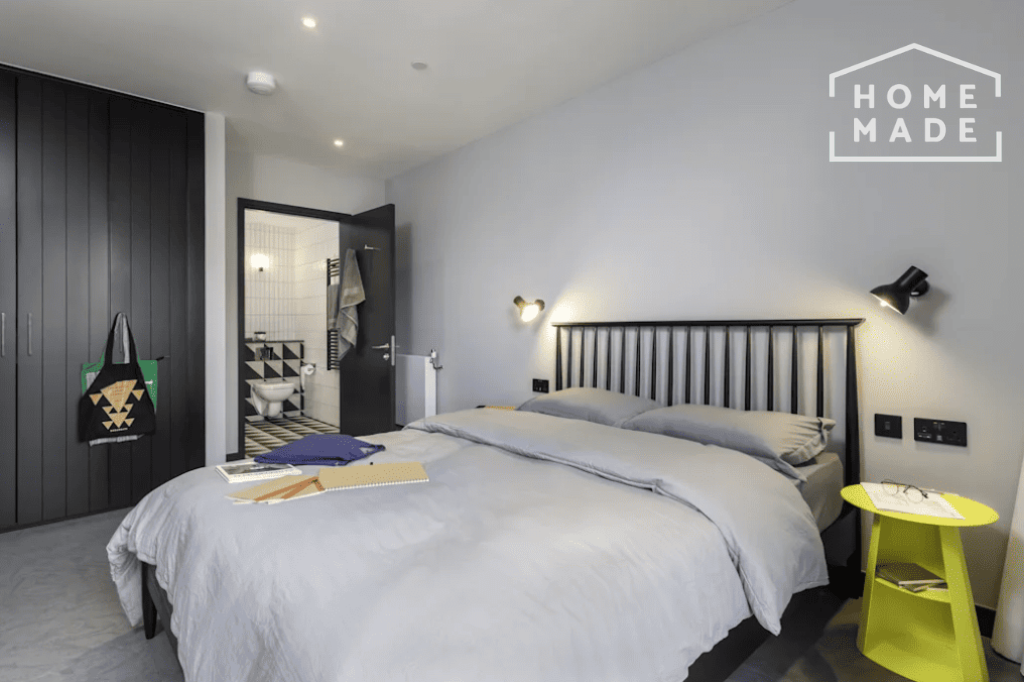 5ab407d50aee68b52e38241c3a82