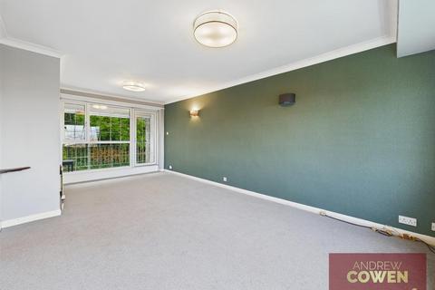 2 bedroom apartment for sale, Queen Margarets Road, Scarborough YO11