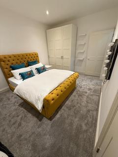 2 bedroom flat to rent, Paddington, Capital House