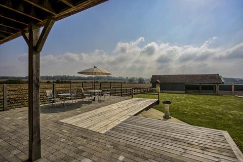 4 bedroom detached house for sale, Horseman Side, Brentwood CM14