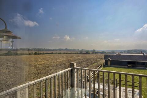 4 bedroom detached house for sale, Horseman Side, Brentwood CM14