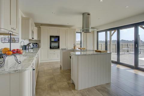 4 bedroom detached house for sale, Horseman Side, Brentwood CM14