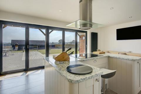 4 bedroom detached house for sale, Horseman Side, Brentwood CM14