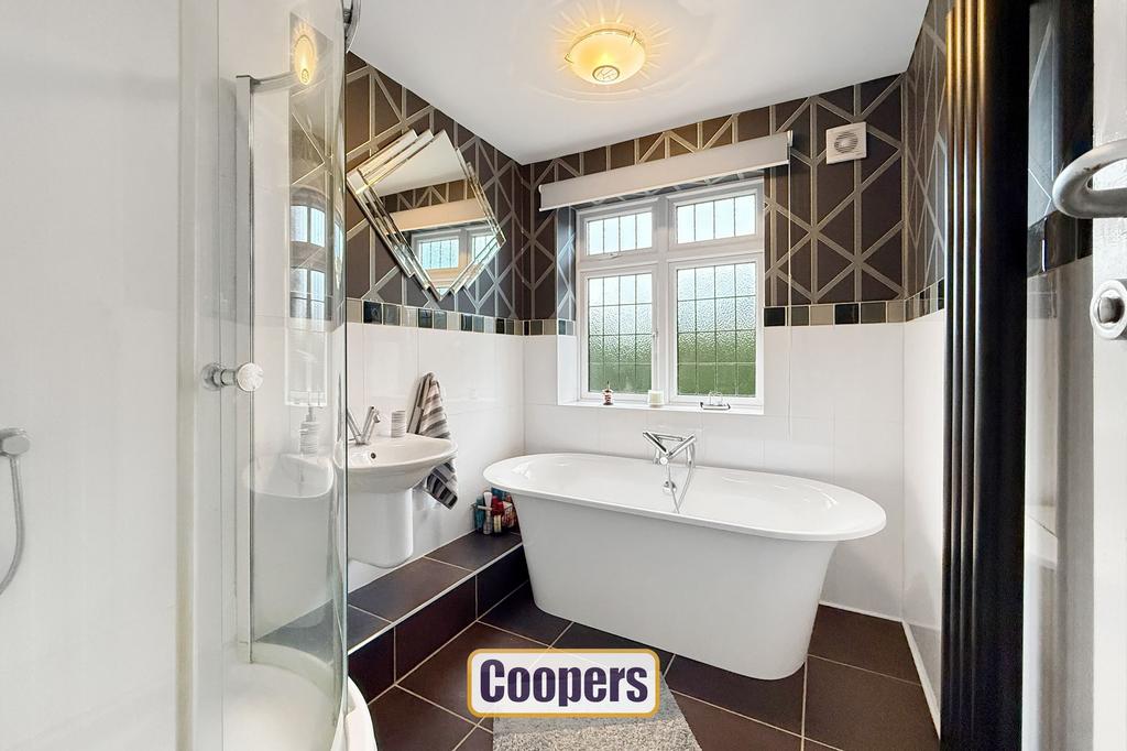 Bath/Shower Room (FF)