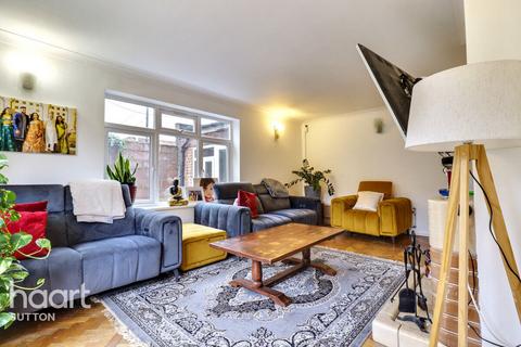 5 bedroom detached house to rent, Ruden Way, EPSOM