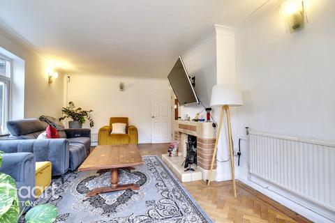 undefined, Ruden Way, EPSOM