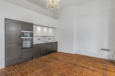 2 bedroom flat to rent, Bolton Road, London W4