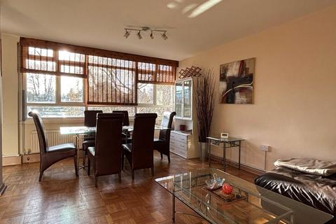 undefined, Garden Royal, Putney, SW15
