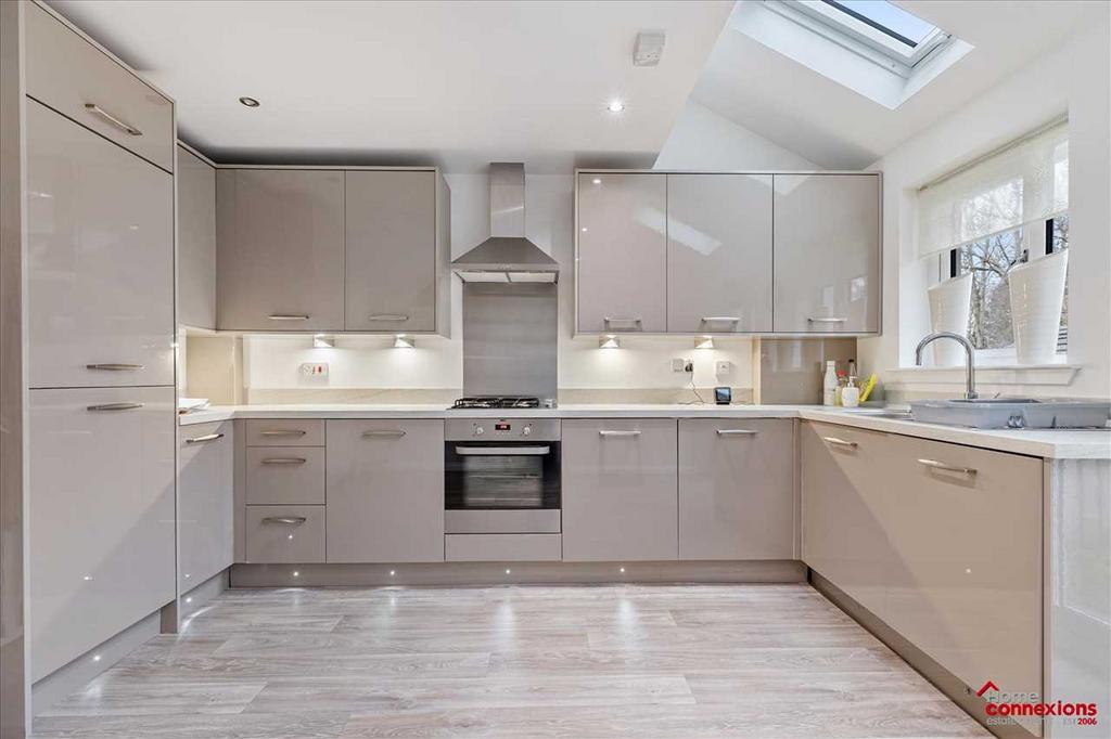 Kitchen Dining (2)
