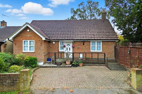 undefined, CHAIN FREE: Parkfields, Roydon