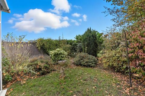undefined, CHAIN FREE: Parkfields, Roydon