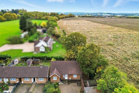 undefined, CHAIN FREE: Parkfields, Roydon
