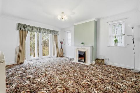 undefined, CHAIN FREE: Parkfields, Roydon