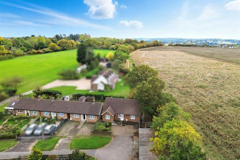 2 bedroom detached bungalow for sale, CHAIN FREE: Parkfields, Roydon