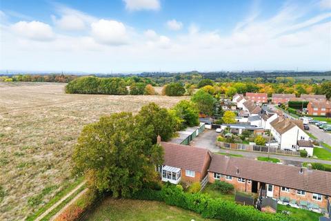 2 bedroom detached bungalow for sale, CHAIN FREE: Parkfields, Roydon