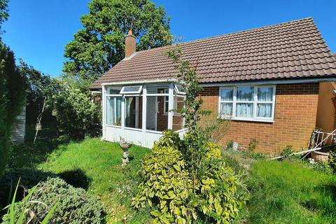 2 bedroom detached bungalow for sale, CHAIN FREE: Parkfields, Roydon