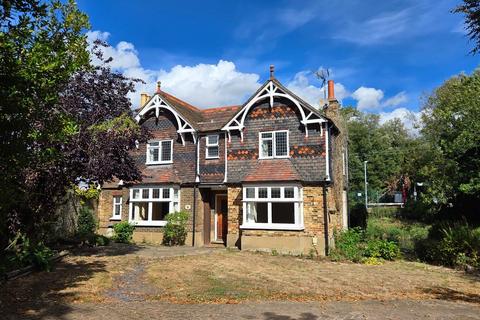 undefined, Riverside House, Roydon