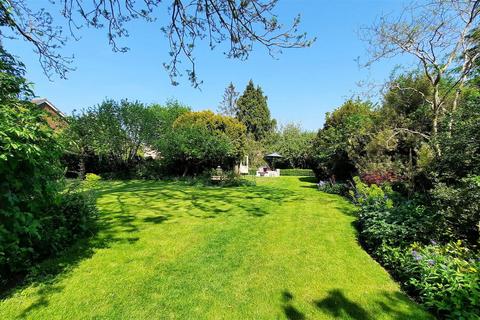 undefined, Roydon Green, High Street, Roydon