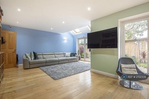 6 bedroom detached house to rent, Towncourt Lane, Orpington, BR5