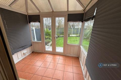 3 bedroom terraced house to rent, Bestwood Park Drive West, Nottingham, NG5