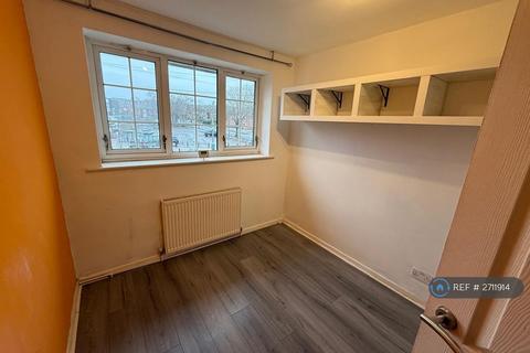 3 bedroom terraced house to rent, Bestwood Park Drive West, Nottingham, NG5