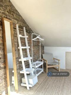2 bedroom maisonette to rent, Amhurst Road, London, E8