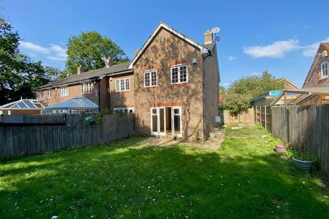 undefined, Autumn Grove, Bromley BR1
