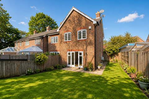3 bedroom end of terrace house for sale, Autumn Grove, Bromley BR1