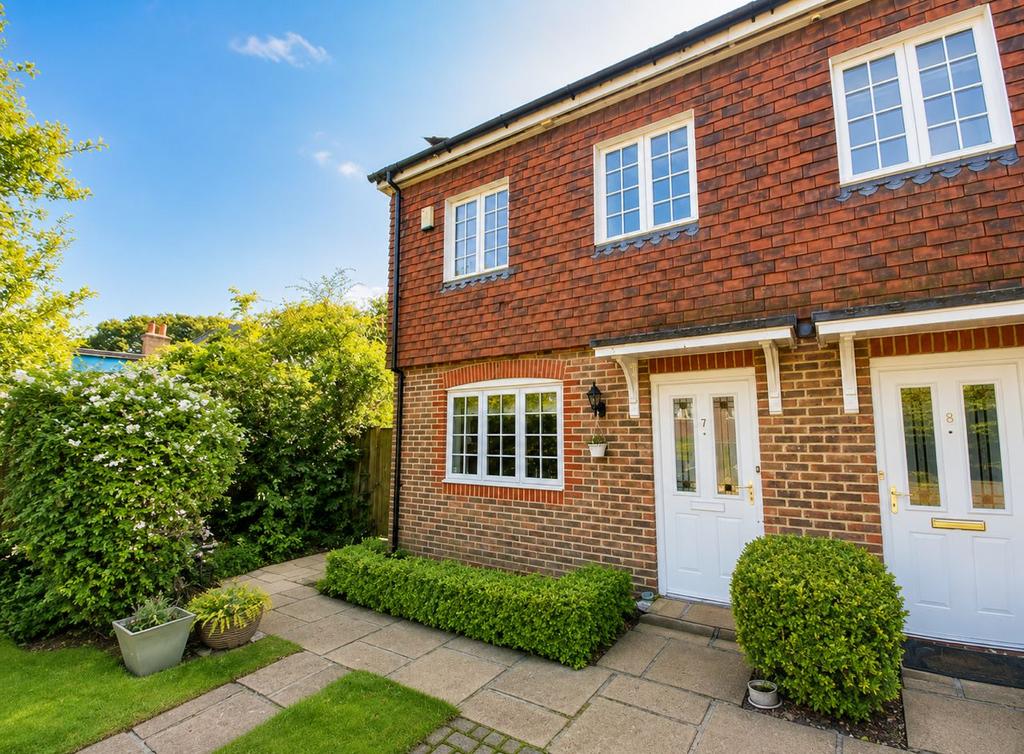 Detached house exterior, garden