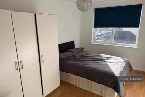 undefined, The Grove, Isleworth, TW7