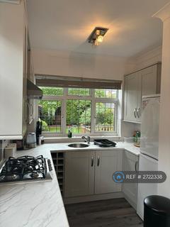 undefined, Chestnut Drive, Sale, M33