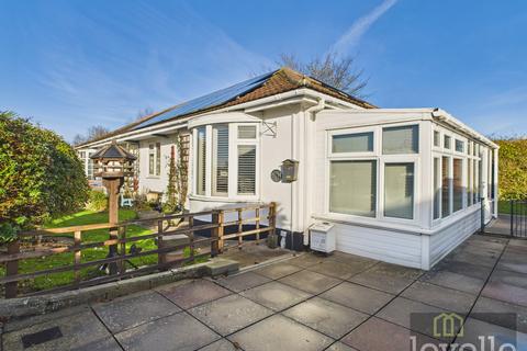 2 bedroom semi-detached bungalow for sale, Bray Avenue, Trusthorpe LN12