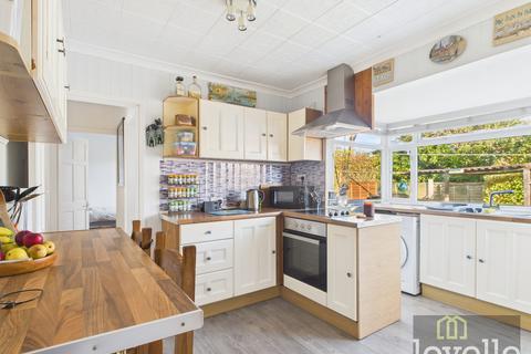 2 bedroom semi-detached bungalow for sale, Bray Avenue, Trusthorpe LN12