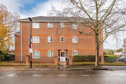 undefined, London Road, Isleworth, TW7