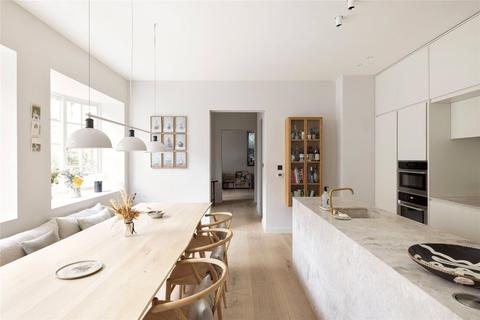 2 bedroom apartment to rent, Rutland Gardens Mews, London, SW7