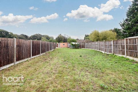 undefined, Nine Mile Ride, WOKINGHAM